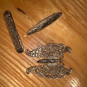 Assorted Gold Golden Brooch Bundle